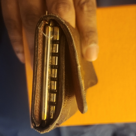 LV 6 key holder - Picture 5 of 6